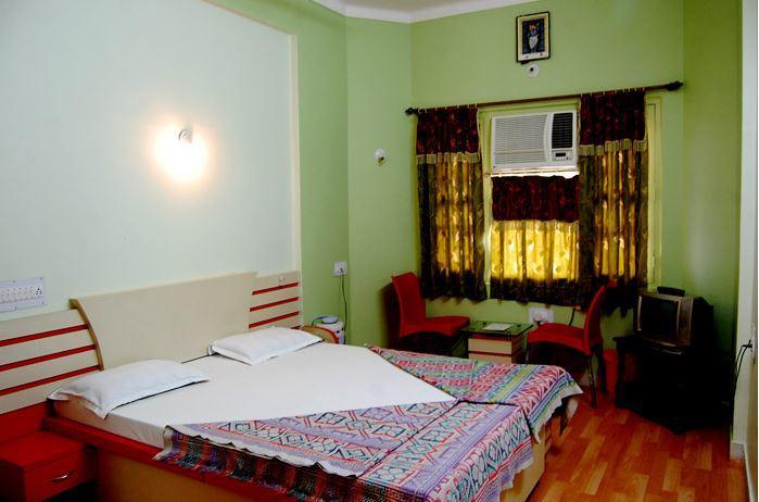 Vandana Hotel นาถดวารา ภายนอก รูปภาพ