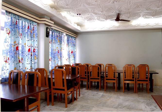 Vandana Hotel นาถดวารา ภายนอก รูปภาพ
