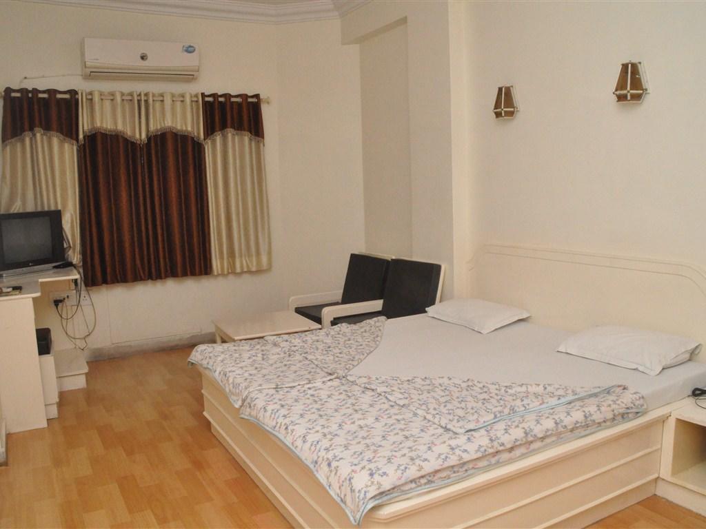 Vandana Hotel นาถดวารา ภายนอก รูปภาพ